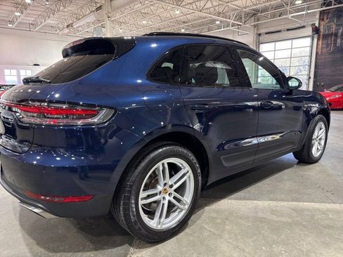 Used 2021 Porsche Macan w/ Premium Package image 38