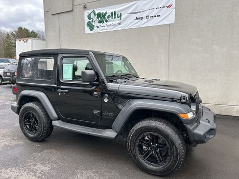 Used 2024 Jeep Wrangler Sport image 3