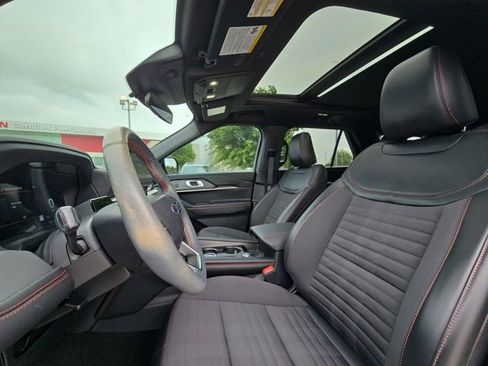 Used 2025 Ford Explorer ST-Line AWD/4WD image 7