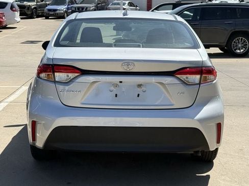 Used 2024 Toyota Corolla LE FWD image 5