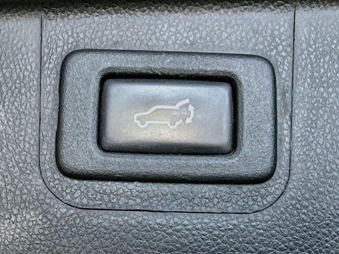 Used 2018 Subaru Outback 2.5i Limited AWD/4WD image 32