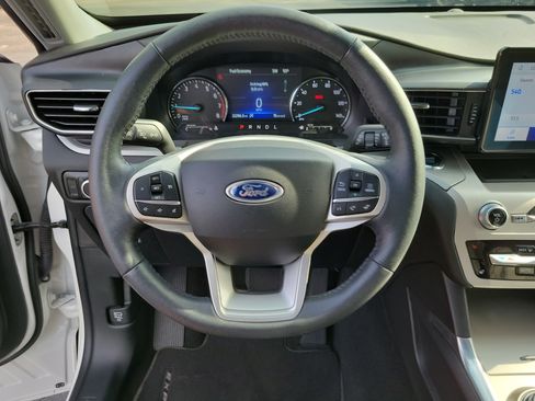 Used 2024 Ford Explorer XLT w/ Equipment Group 202A RWD image 25