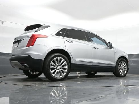 Used 2017 Cadillac XT5 Platinum w/ Driver Assist Package AWD/4WD image 39