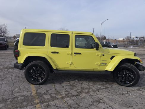 Used 2023 Jeep Wrangler Unlimited Sahara w/ Cold Weather Group image 6