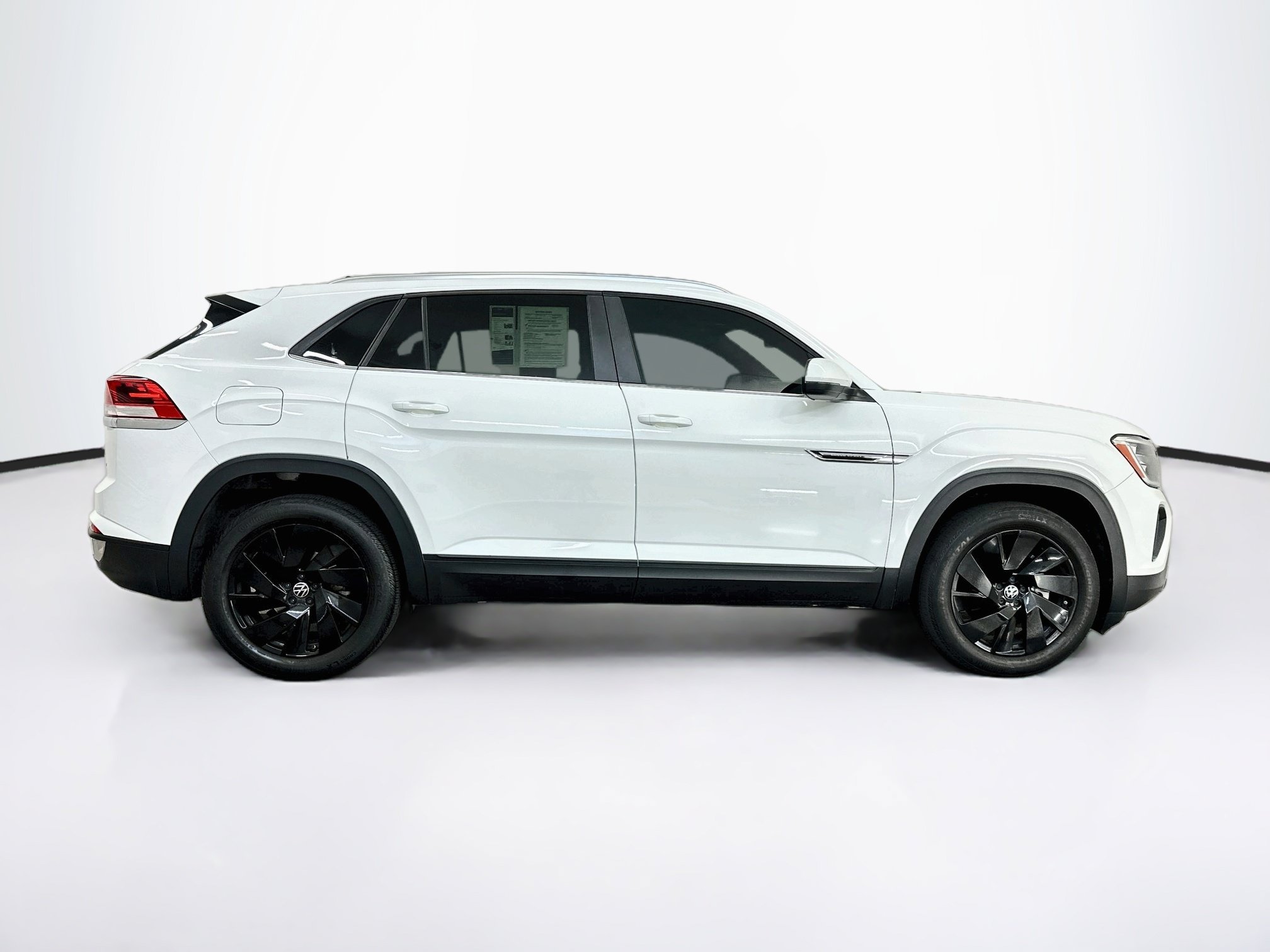 Used 2024 Volkswagen Atlas Cross Sport SE w/ Panoramic Sunroof Package AWD/4WD image 10