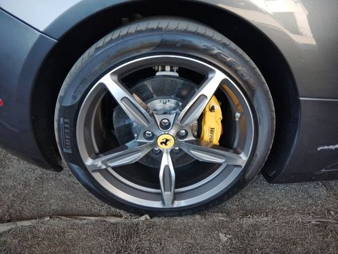 Used 2014 Ferrari California RWD image 9