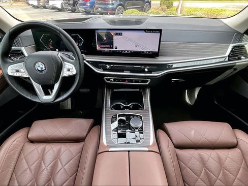 Certified 2024 BMW X7 xDrive40i w/ Premium Package image 16