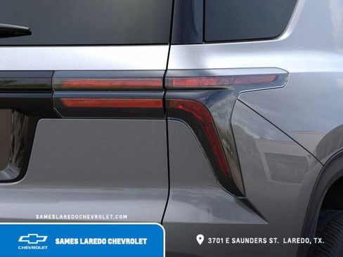 New 2025 Chevrolet Traverse LT w/ Driver Confidence Package FWD image 11