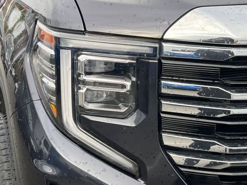 Used 2022 GMC Sierra 1500 SLT w/ SLT Premium Package image 8