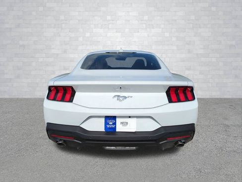 Used 2025 Ford Mustang Coupe RWD image 6
