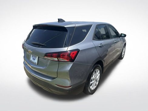 Used 2023 Chevrolet Equinox LS FWD image 3