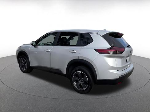 Used 2025 Nissan Rogue SV FWD image 10