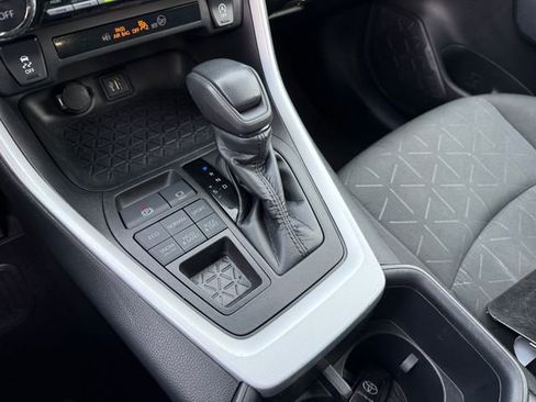 Used 2023 Toyota RAV4 XLE AWD/4WD image 10