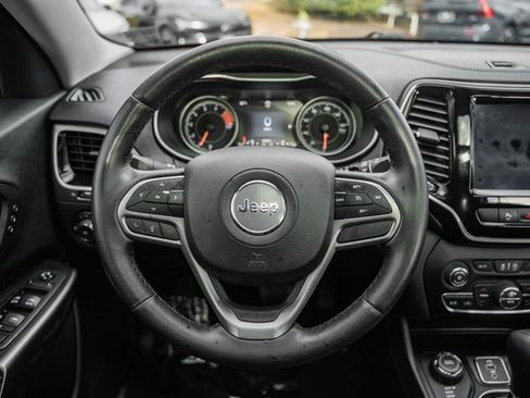 Used 2019 Jeep Cherokee Limited image 30