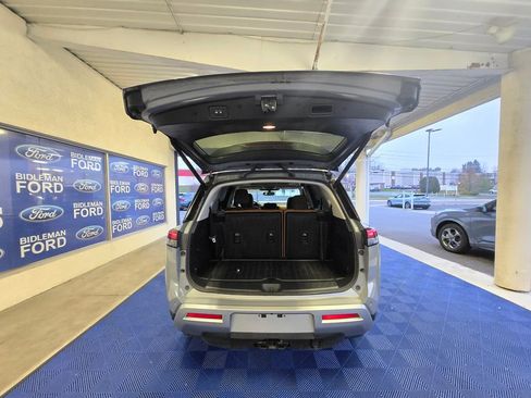 Used 2022 Nissan Pathfinder Platinum w/ Cargo Package image 7