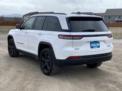 Used 2023 Jeep Grand Cherokee Limited w/ Black Appearance Package image 12