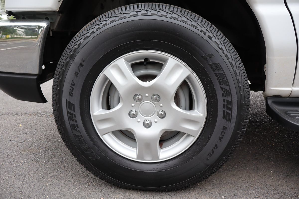 Used 2010 Ford E-350 and Econoline 350 XLT RWD image 40