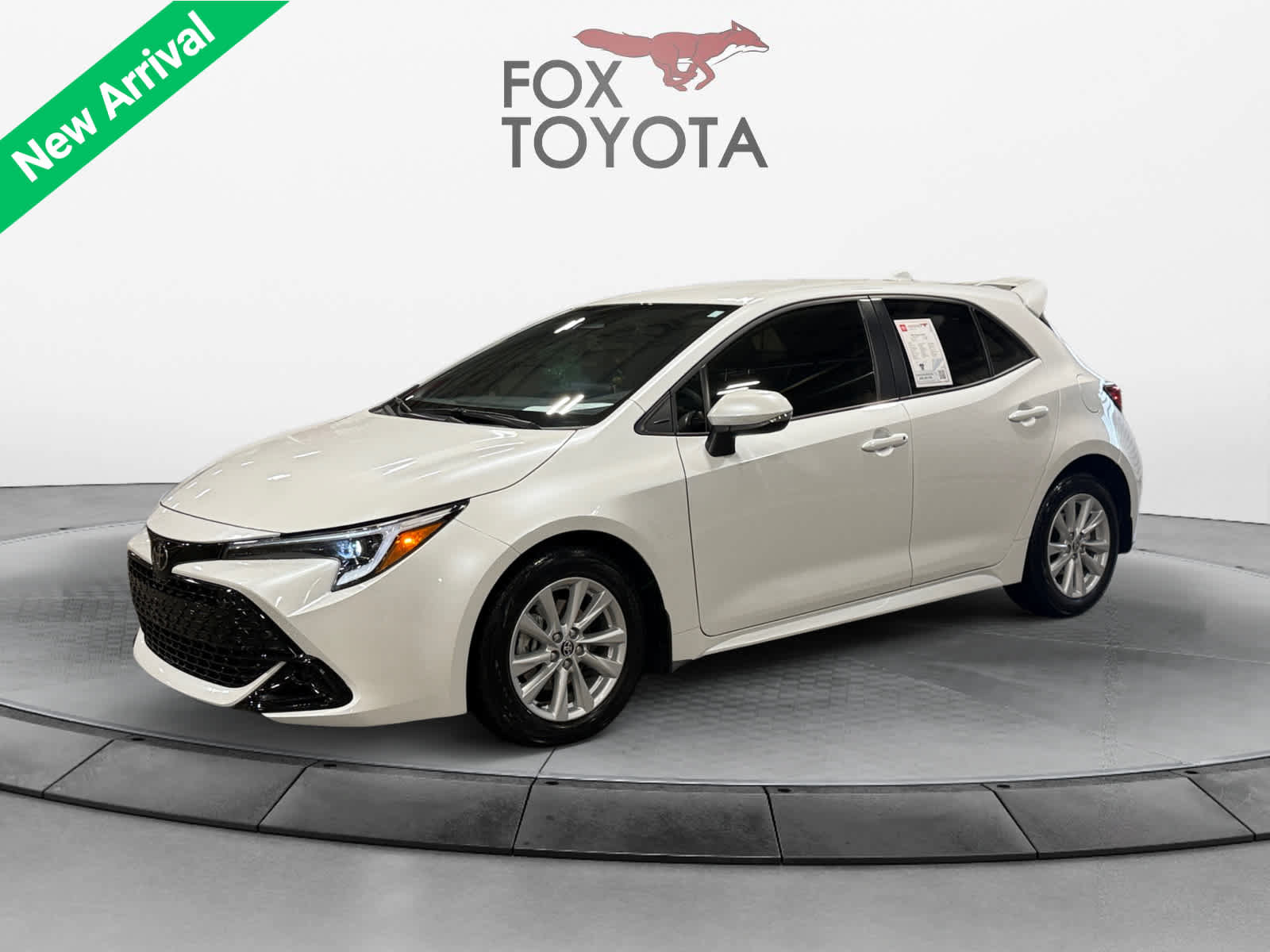 Used 2025 Toyota Corolla SE w/ SE Package FWD image 1