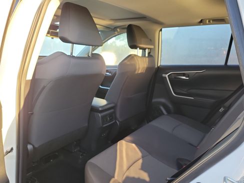 Used 2019 Toyota RAV4 XLE image 10