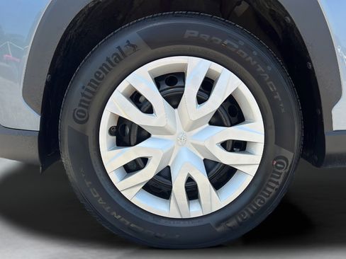 Used 2022 Toyota Corolla Cross L AWD/4WD image 9