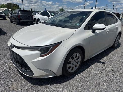 Used 2020 Toyota Corolla LE FWD image 2