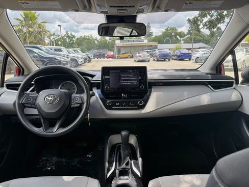 Used 2022 Toyota Corolla LE FWD image 21