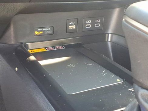 Used 2025 Toyota Camry SE FWD image 15