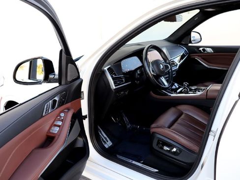 Used 2020 BMW X7 M50i w/ Cold Weather Package image 2