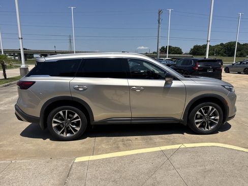 Used 2023 INFINITI QX60 Luxe w/ Cargo Package FWD image 16