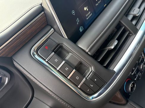 Used 2024 Chevrolet Suburban High Country w/ Premium Package image 30