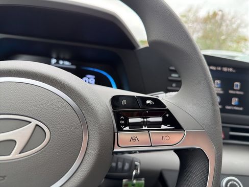 New 2026 Hyundai Elantra SE FWD image 30