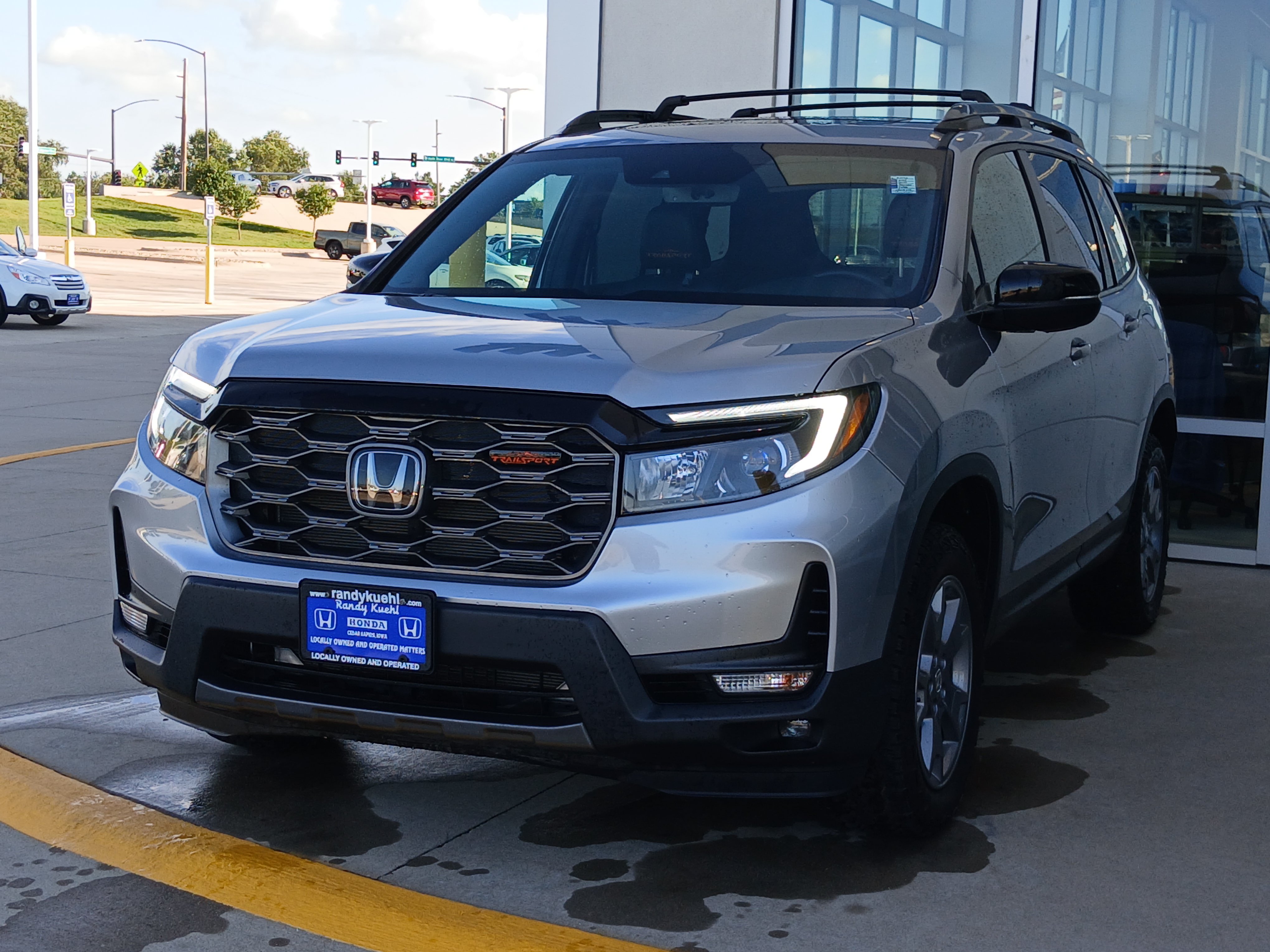 Used 2025 Honda Passport TrailSport image 3