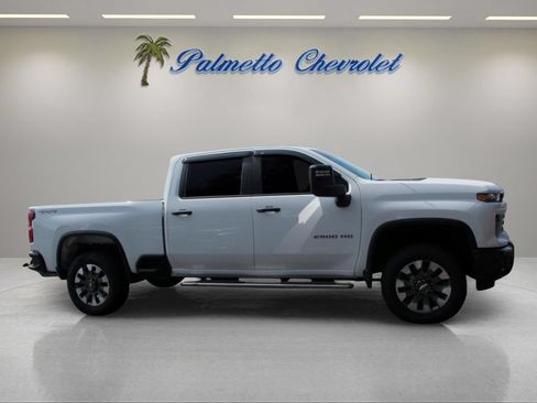 Used 2025 Chevrolet Silverado 2500 Custom w/ Custom Value Package AWD/4WD image 2