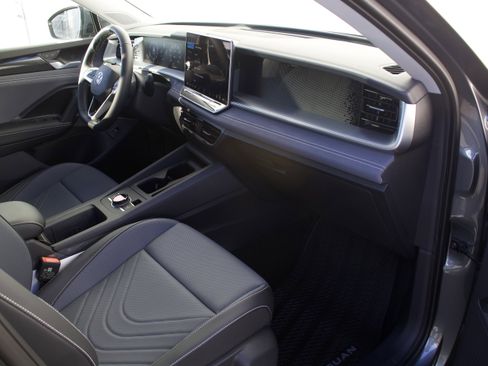 New 2026 Volkswagen Tiguan SE AWD/4WD image 37