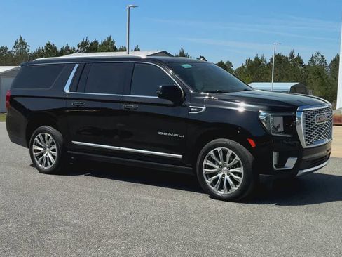 Used 2022 GMC Yukon XL Denali image 2