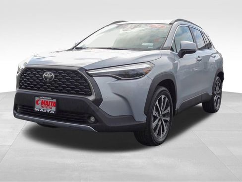 Used 2024 Toyota Corolla Cross XLE image 8