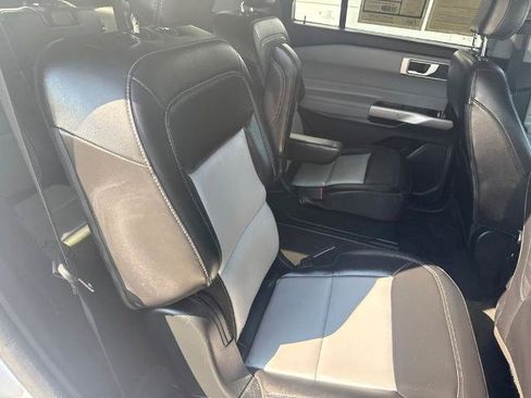 Certified 2024 Ford Explorer XLT w/ Equipment Group 202A RWD image 31
