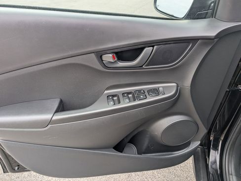 Used 2021 Hyundai Kona SE w/ Cargo Package image 13