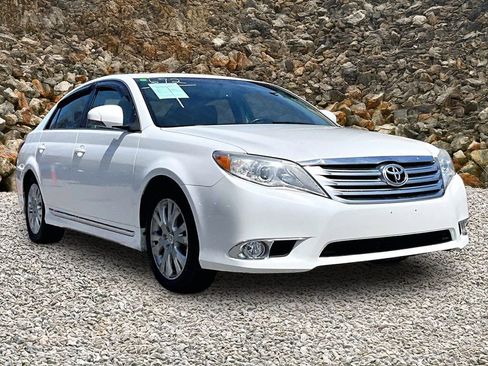 Used 2011 Toyota Avalon FWD image 9