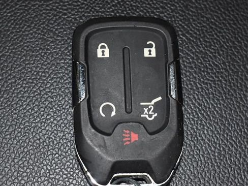 Used 2021 GMC Acadia AT4 w/ Preferred Package image 26