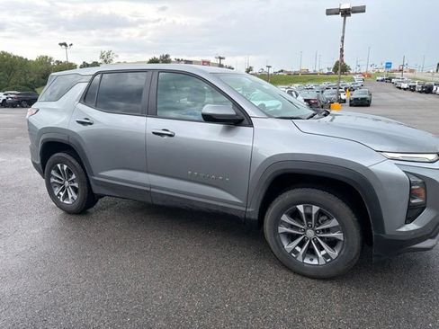 Used 2026 Chevrolet Equinox LT AWD/4WD image 10