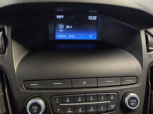 Used 2018 Ford Focus SE w/ Cold Weather Package FWD image 25