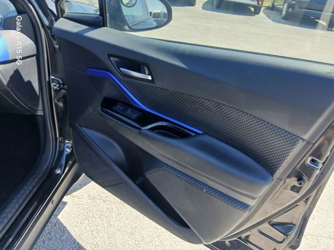 Used 2021 Toyota C-HR XLE image 17