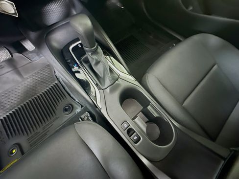 Used 2025 Toyota Corolla LE FWD image 21