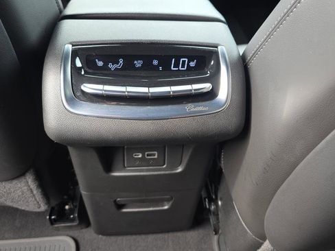 Used 2022 Cadillac XT6 Premium Luxury image 24