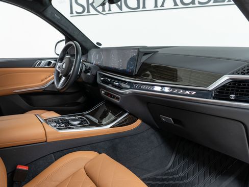 Certified 2024 BMW X7 xDrive40i w/ M Sport Package image 21