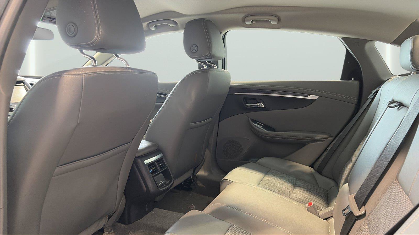 Used 2019 Chevrolet Impala LT w/ LT Convenience Package FWD image 17