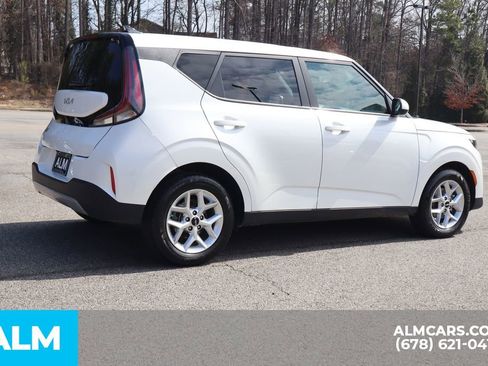 Used 2025 Kia Soul LX w/ LX Technology Package image 6