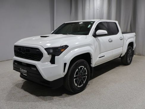 Used 2026 Toyota Tacoma TRD Sport w/ TRD Sport Upgrade Package AWD/4WD image 6
