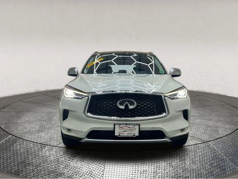 Used 2021 INFINITI QX50 Essential w/ Convenience Package image 3